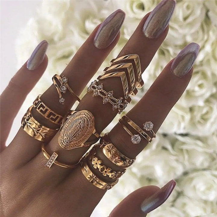 Boho-sormussetti – 8–12 sekalaista sormusta