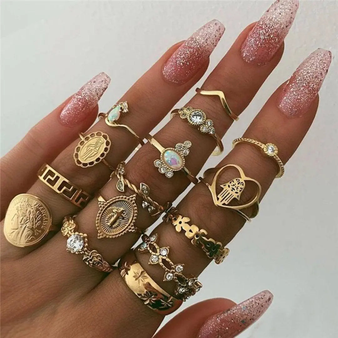 Boho-sormussetti – 8–12 sekalaista sormusta