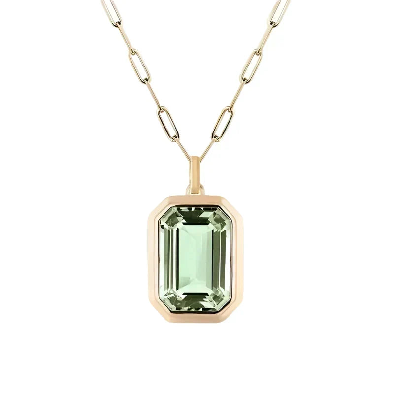 Kaulakoru vihreällä emerald-hiotulla ametistiriipuksella