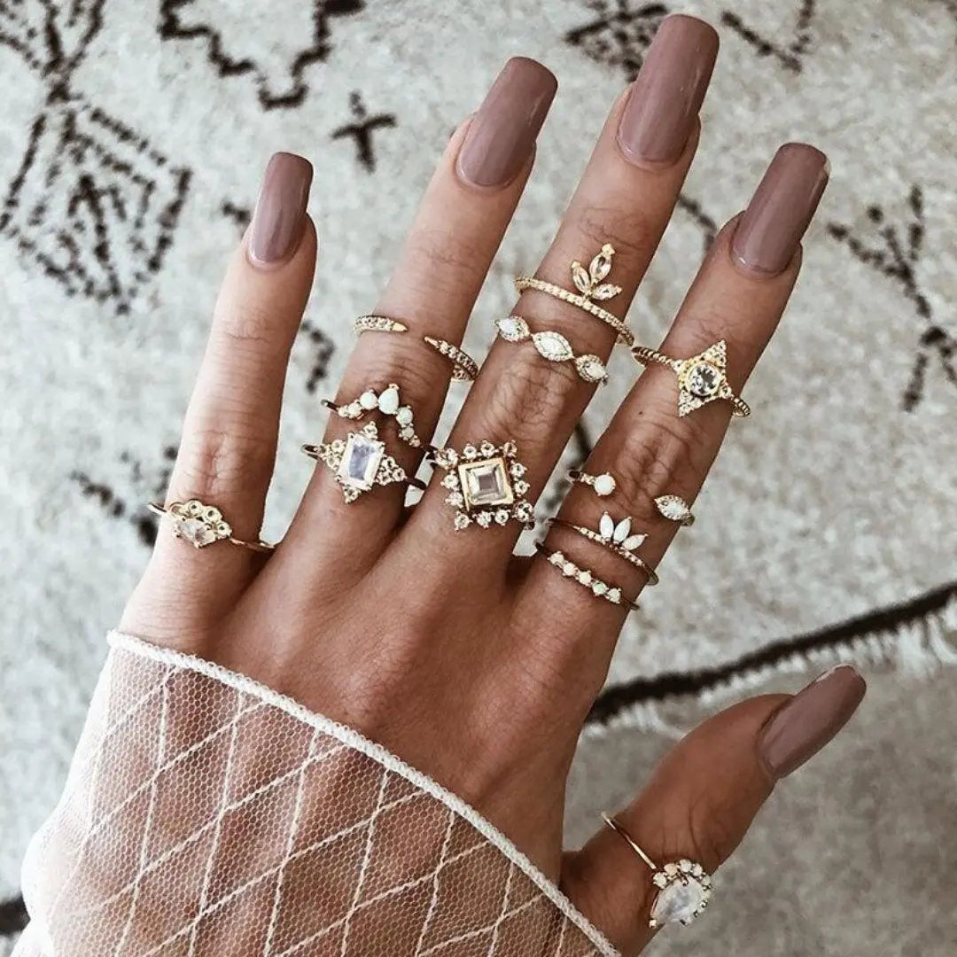 Boho-sormussetti – 8–12 sekalaista sormusta