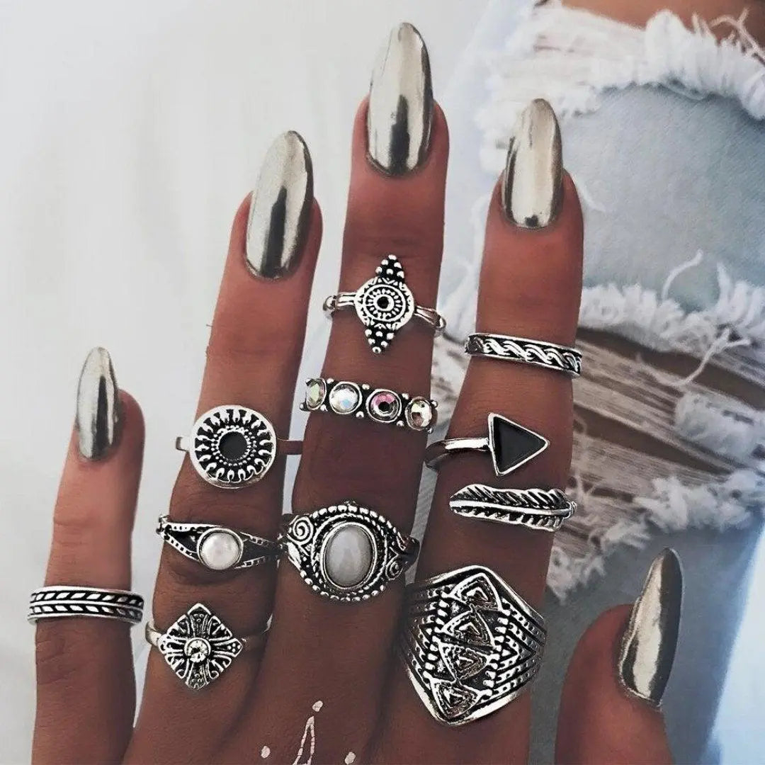 Boho-sormussetti – 8–12 sekalaista sormusta