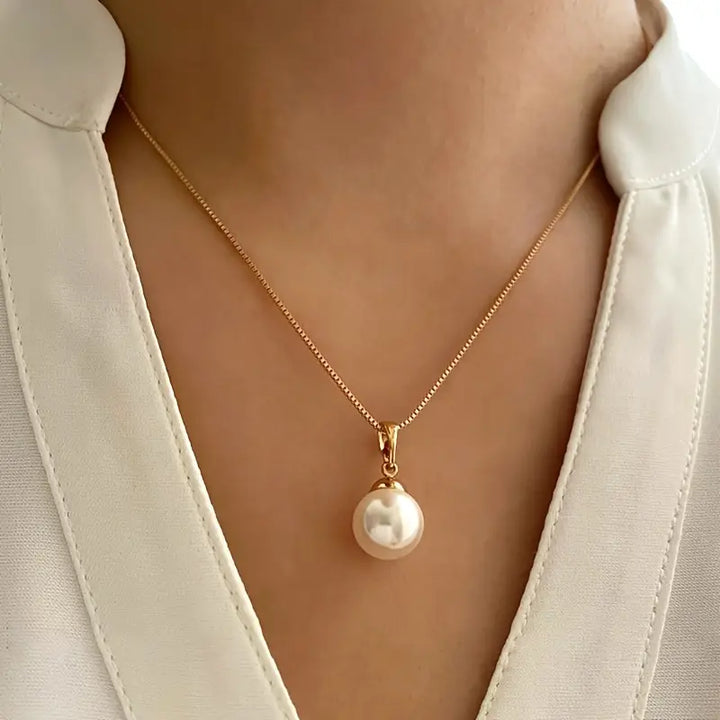 Elegantti helmikaulakorusetti
