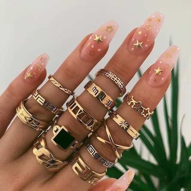 Boho-sormussetti – 8–12 sekalaista sormusta